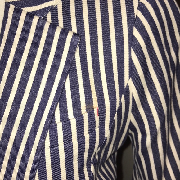 Blazer - Picture 2 of 5